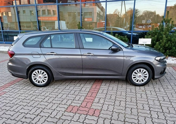 Fiat Tipo cena 46999 przebieg: 111000, rok produkcji 2019 z Śmigiel małe 232